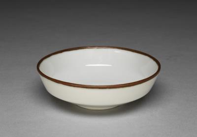 图片[2]-White dish, Ming dynasty (1368-1644)-China Archive